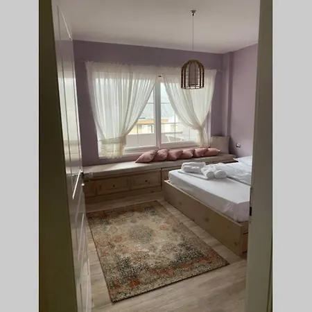 Cozy Lake Front Flat Bequeme Wohnung An Der See Pogradec Exterior photo