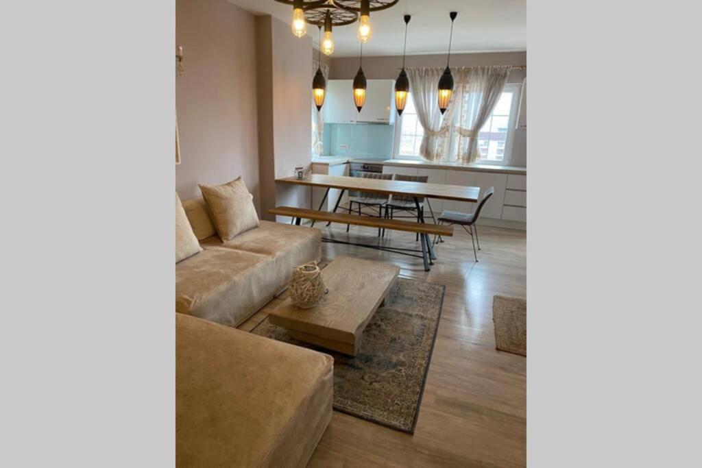 Apartment Cozy Front Flat Bequeme An Der Pogradec